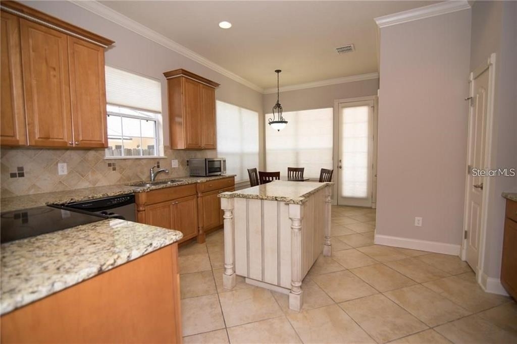2821 E Central Boulevard - Photo 1