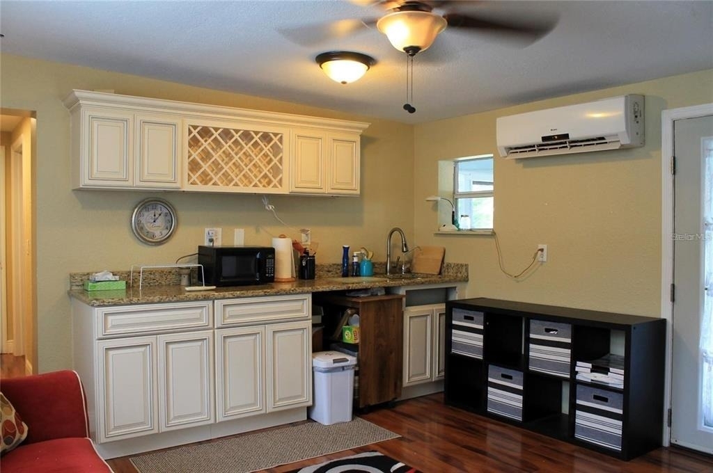 3046 Spirit Lake Drive - Photo 3