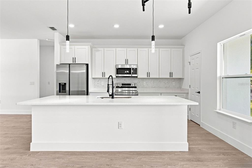 143 W Gondolier Place - Photo 18
