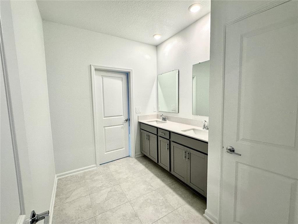 2892 Armstrong Avenue - Photo 18