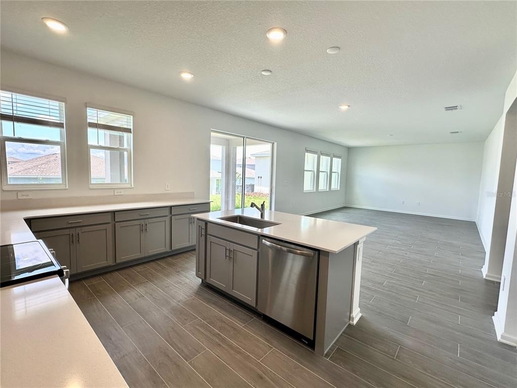 2892 Armstrong Avenue - Photo 8