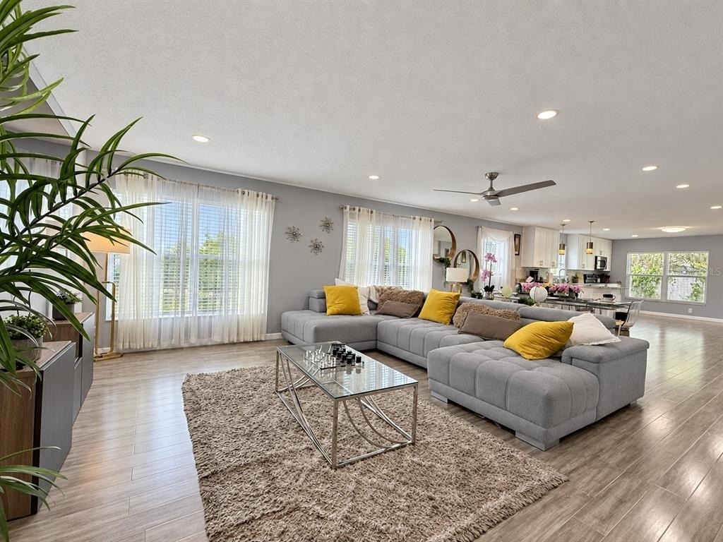 4440 Bleasdale Avenue - Photo 2