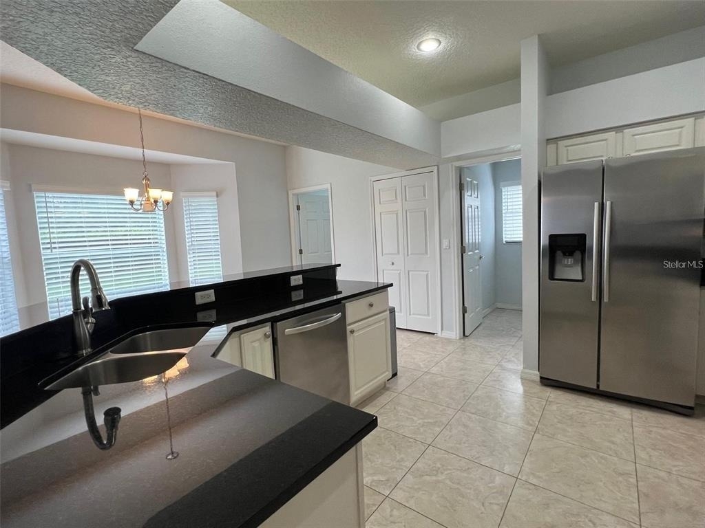 1831 Abbots Hill Drive - Photo 8