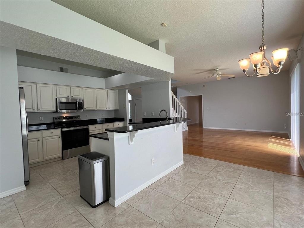 1831 Abbots Hill Drive - Photo 5
