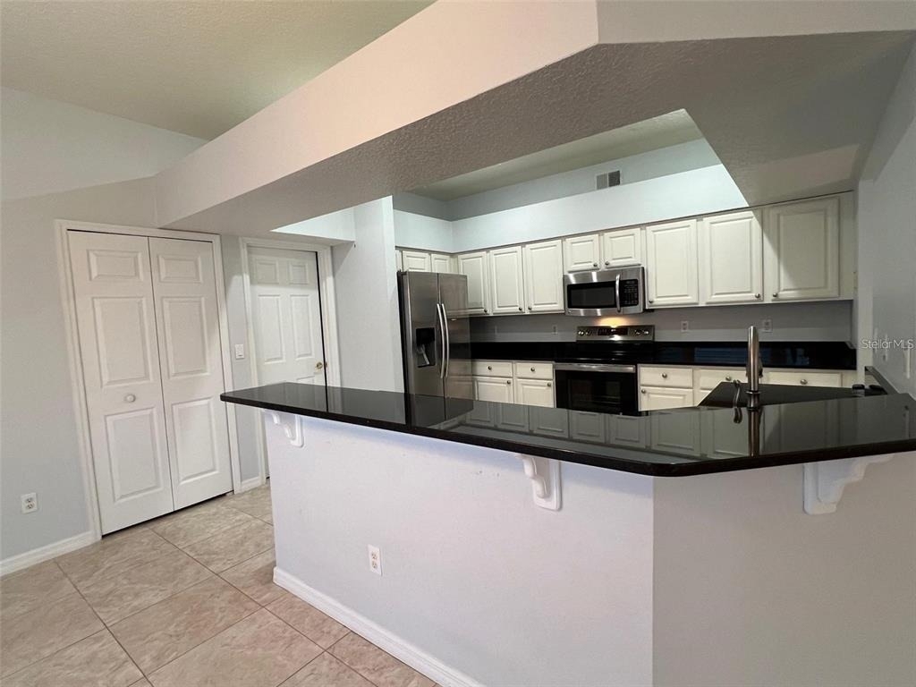 1831 Abbots Hill Drive - Photo 7