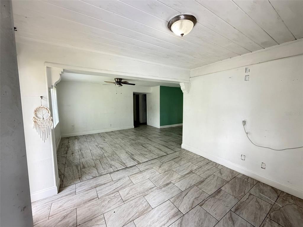 516 Avenue F Se - Photo 2