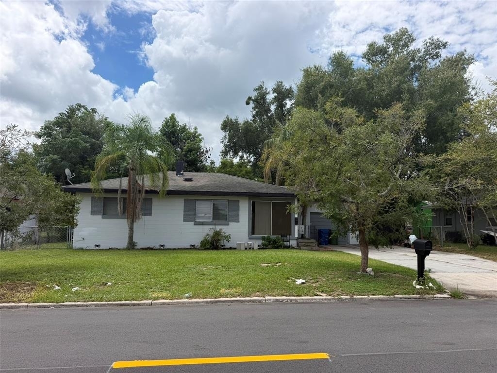 516 Avenue F Se - Photo 1