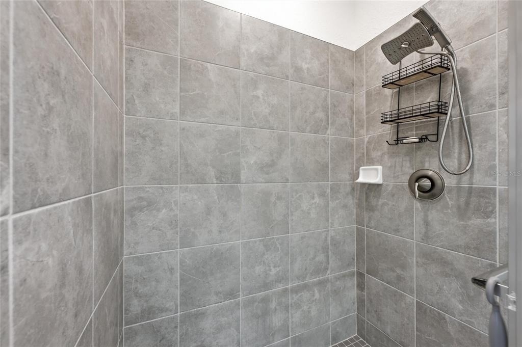 10047 Crooked Creek Drive - Photo 15