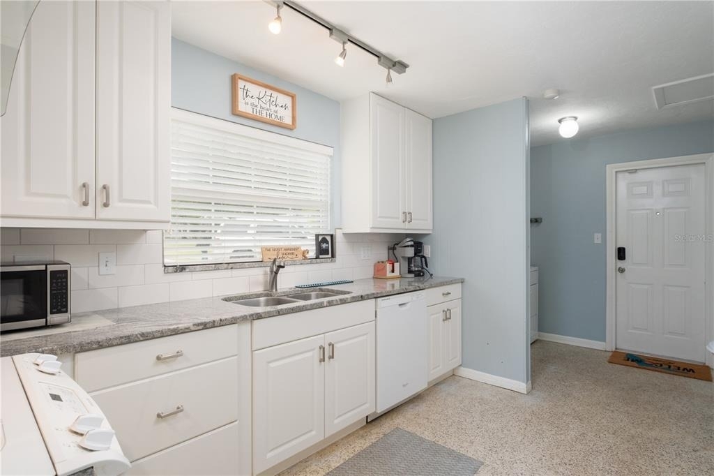 729 Nw 34th Street - Photo 9