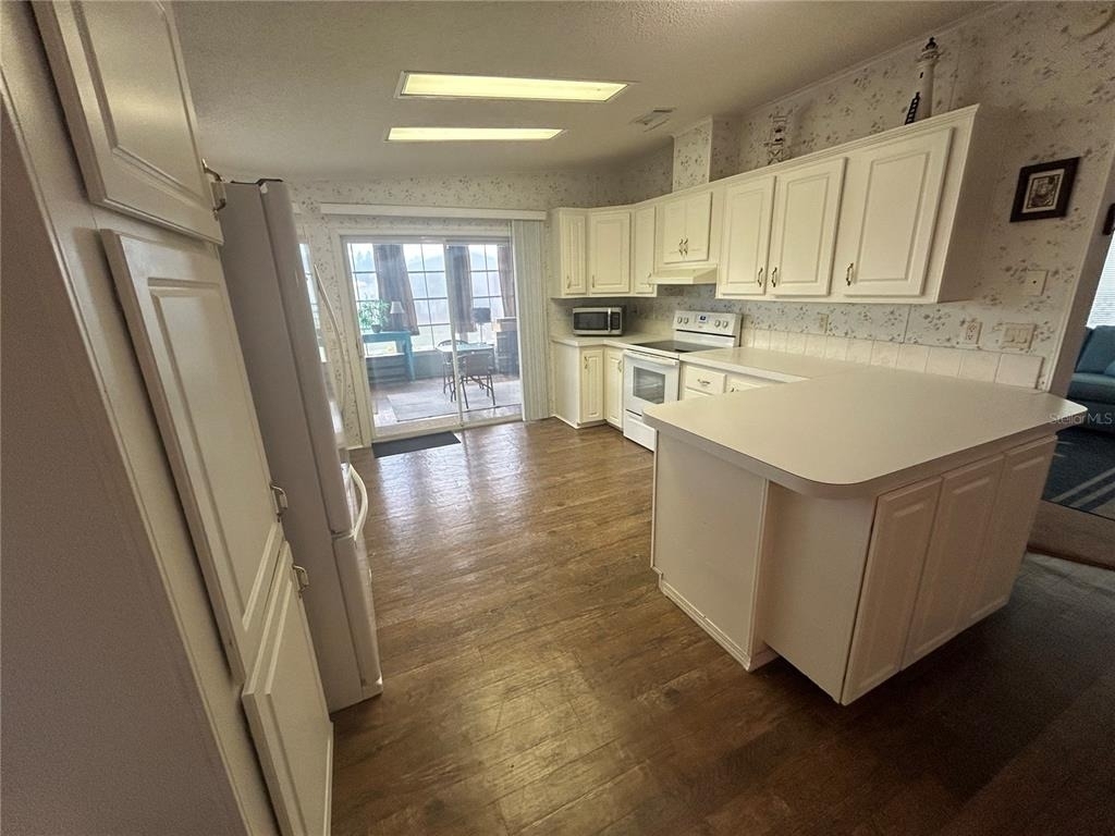 145 Begonia Terrace - Photo 1