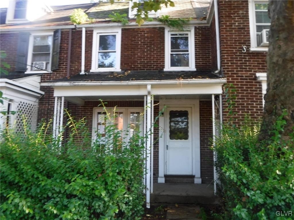 545 Park Place - Photo 0