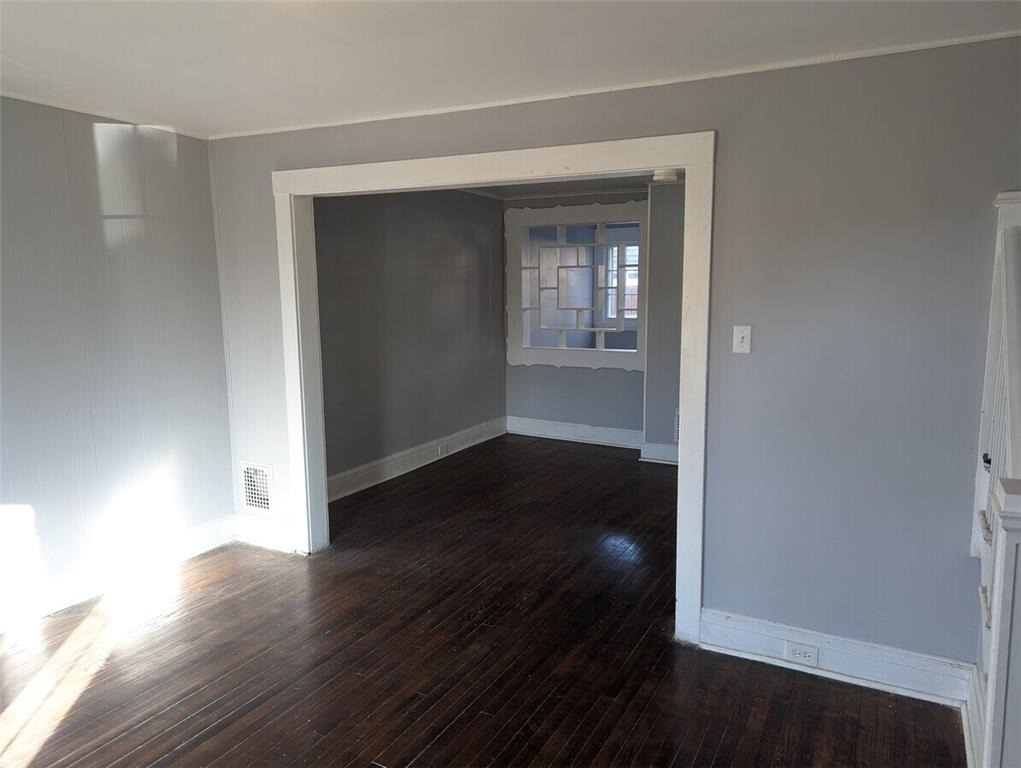 545 Park Place - Photo 2