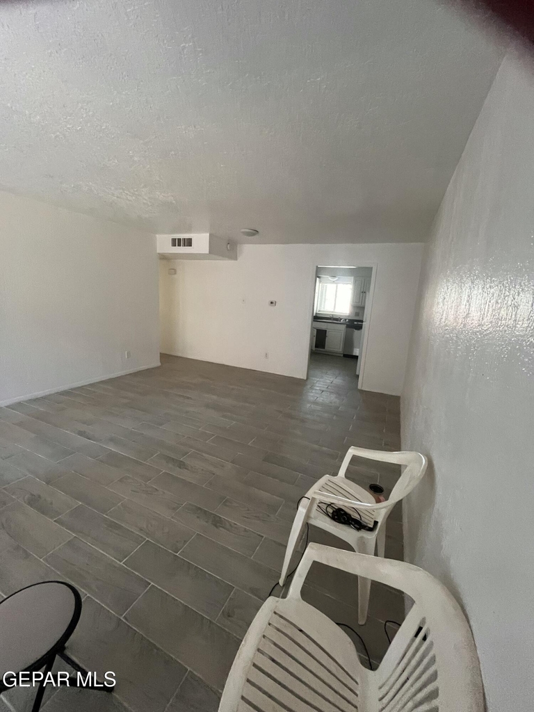 4433 N Stanton Street - Photo 1