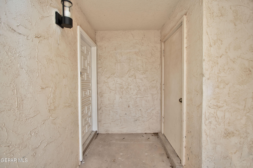 6201 Escondido Drive - Photo 4