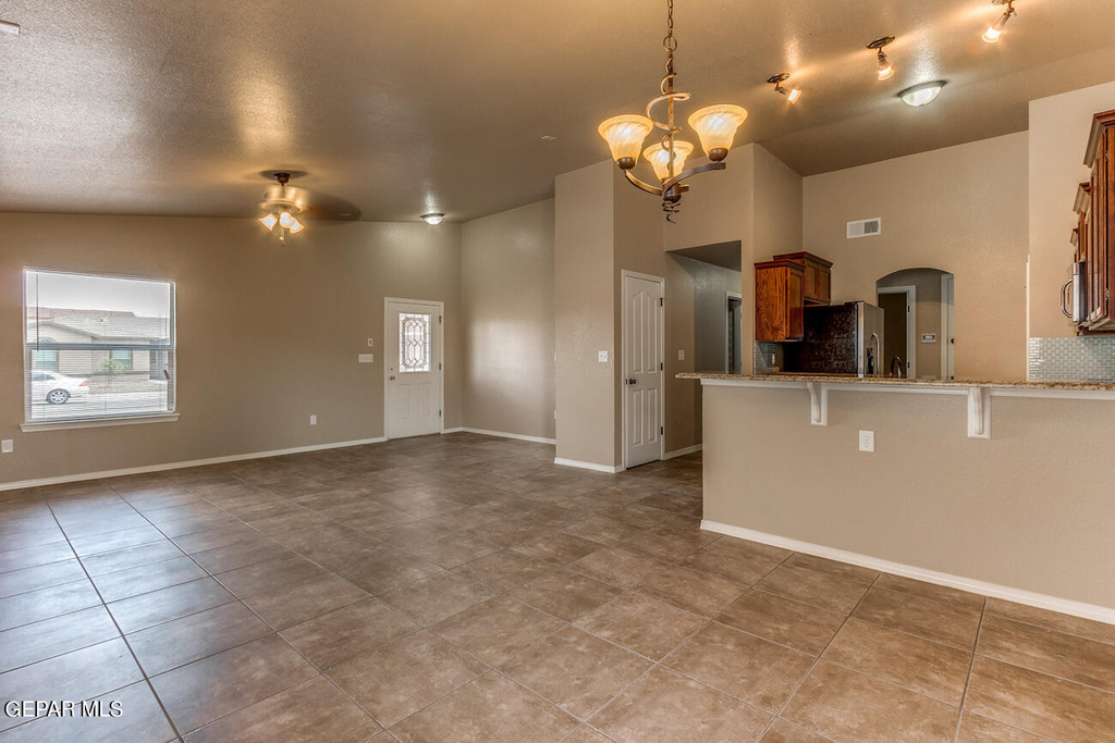 612 Angela Lane - Photo 5