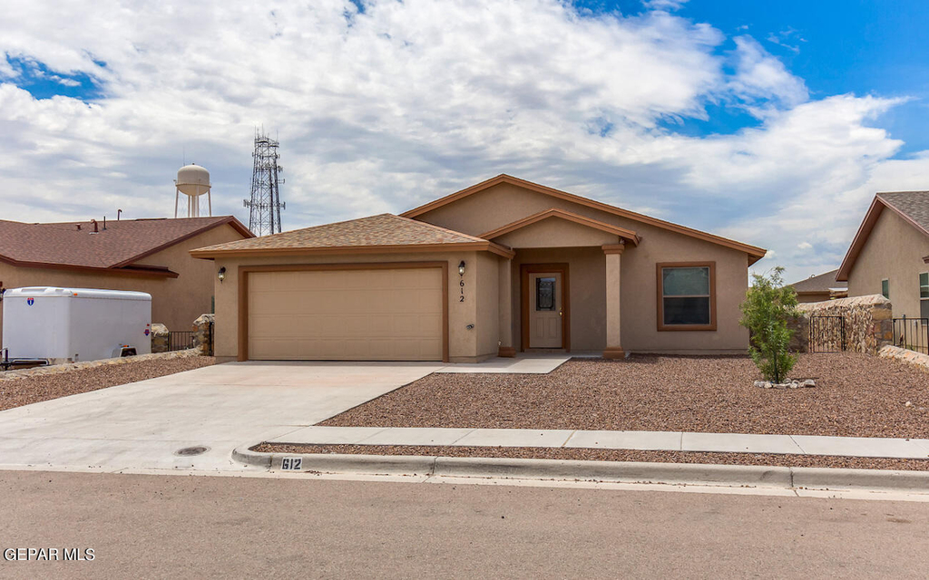 612 Angela Lane - Photo 2