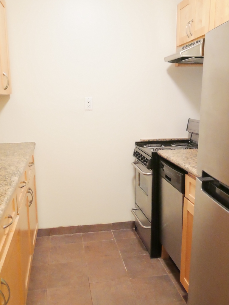317 East 85th Street - Photo 6