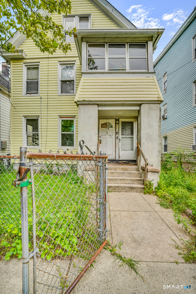 718 Winchester Avenue - Photo 0