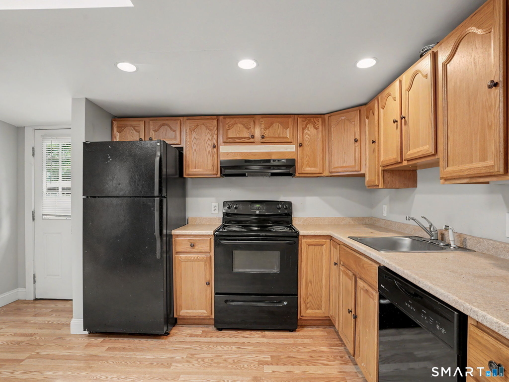 14 Center Avenue - Photo 2