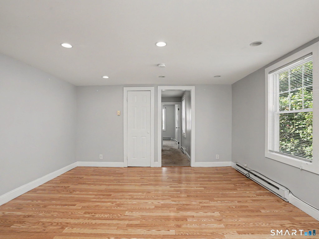 14 Center Avenue - Photo 8