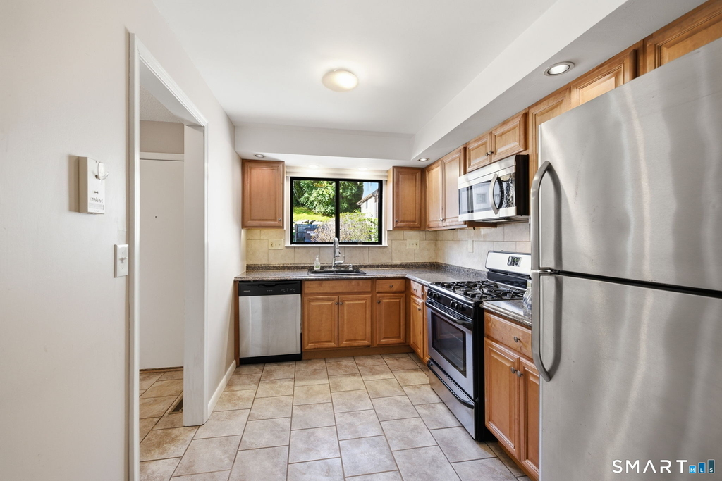 67 Cambridge Court - Photo 7
