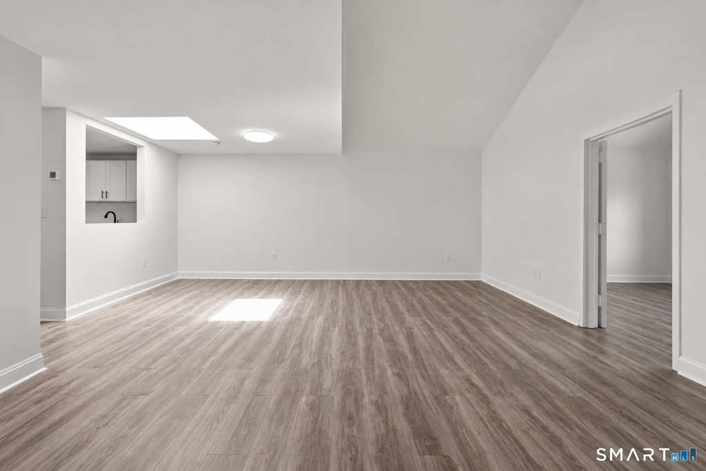 122 E Putnam Avenue - Photo 5
