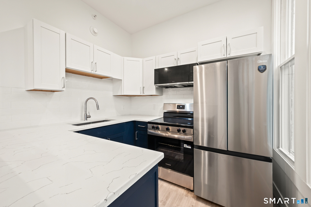 542 Main Street - Photo 2