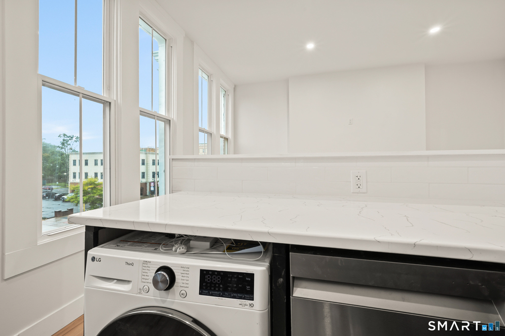 542 Main Street - Photo 4