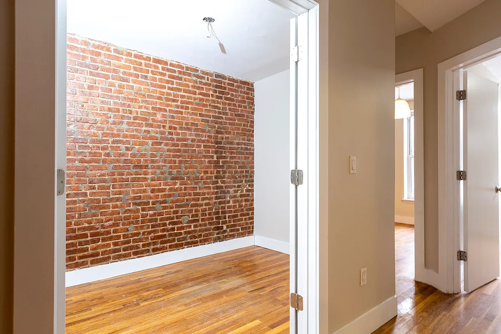 302 Sumpter Street - Photo 4
