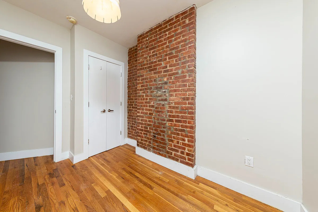 302 Sumpter Street - Photo 9