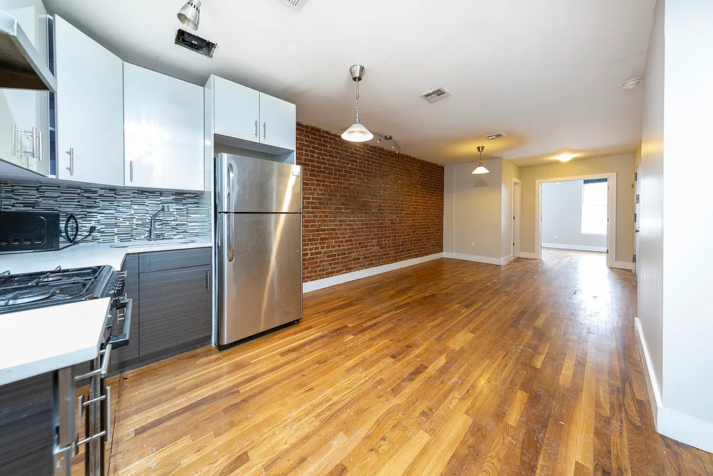 302 Sumpter Street - Photo 1