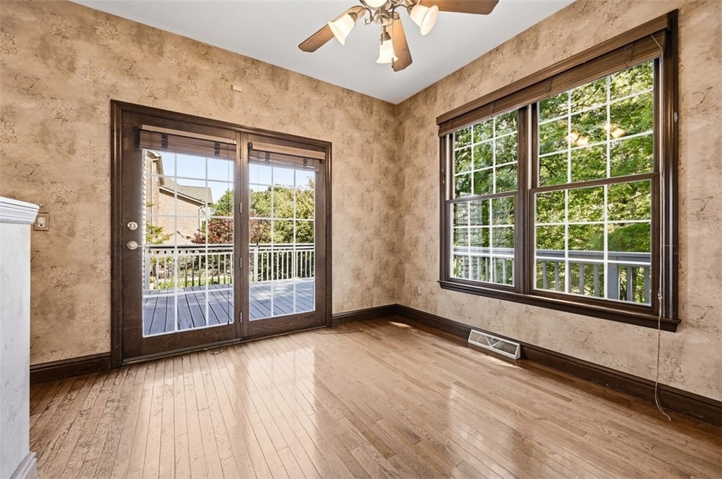 112 Ontario Ct - Photo 15