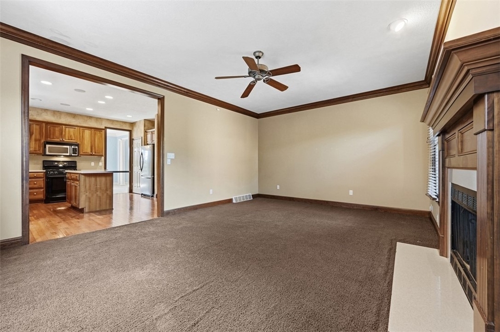 112 Ontario Ct - Photo 11