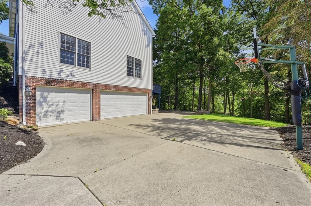 112 Ontario Ct - Photo 3