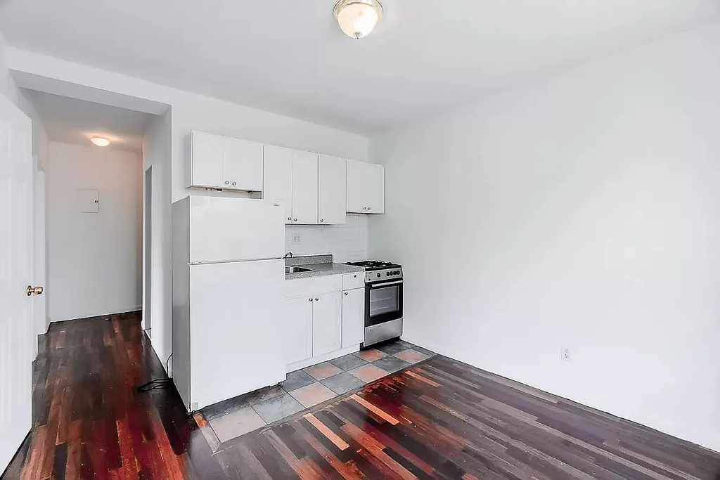 115 Lexington Avenue - Photo 2