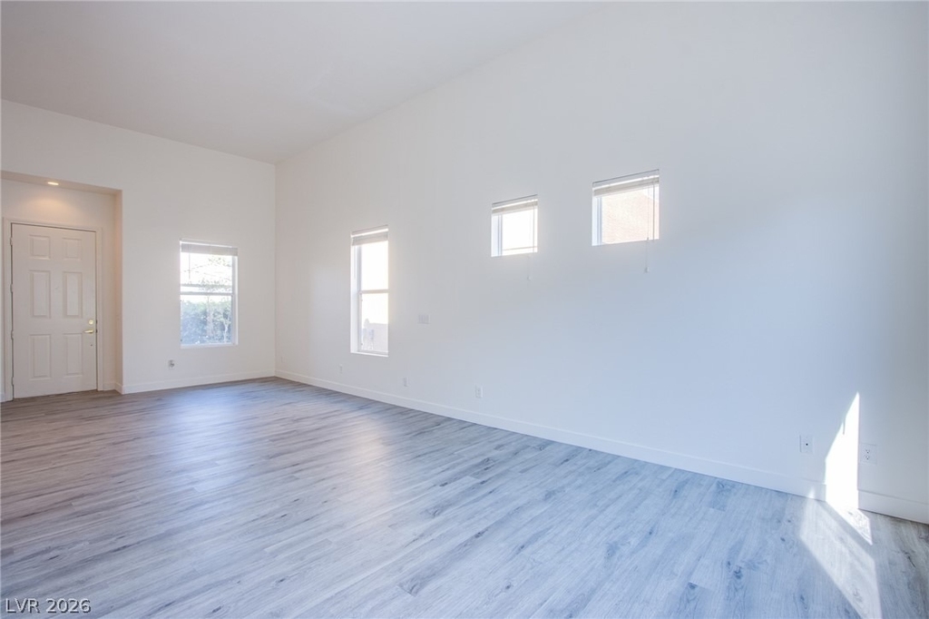 10537 Redwood Ash Avenue - Photo 4