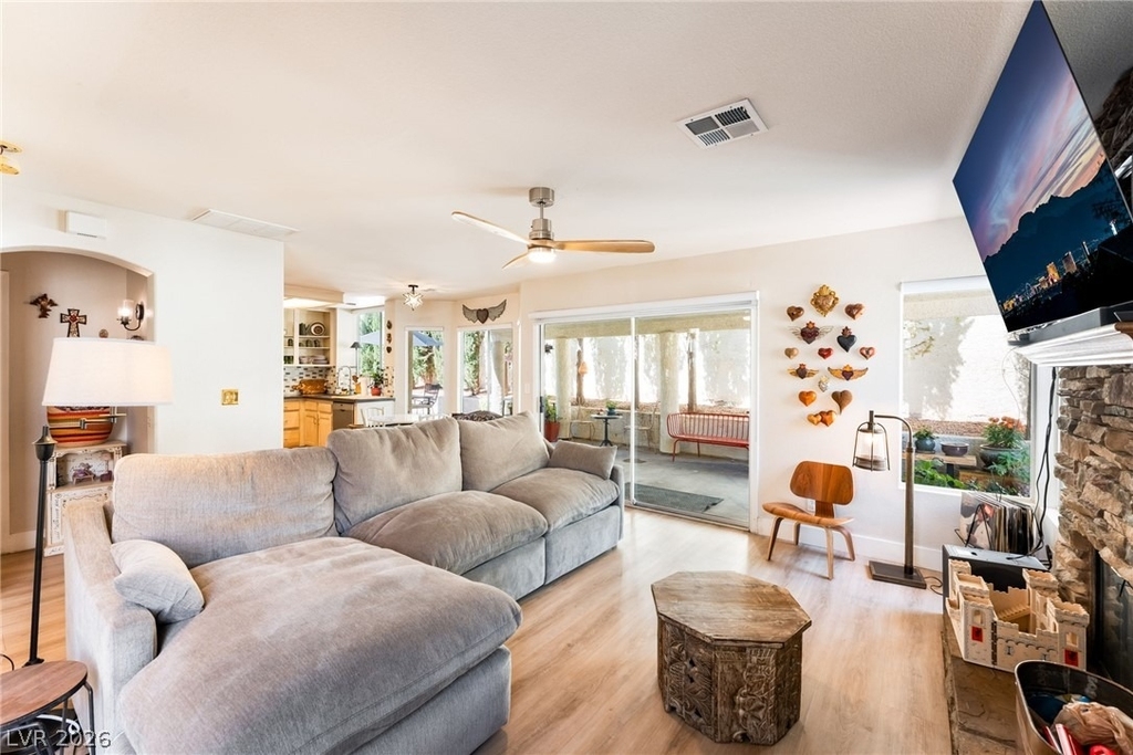 2421 Ivy Garden Court - Photo 10