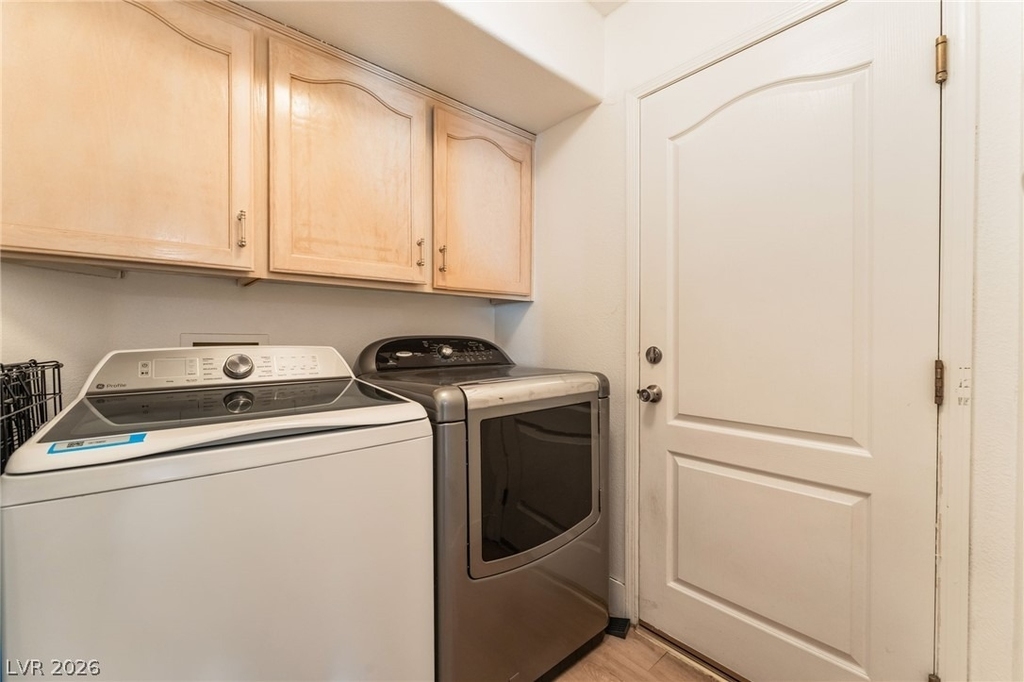 2421 Ivy Garden Court - Photo 23