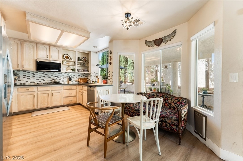 2421 Ivy Garden Court - Photo 18