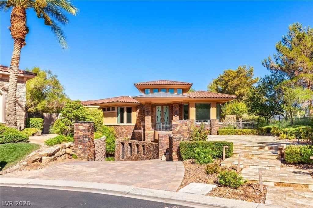 2 Castle Oaks Court - Photo 0