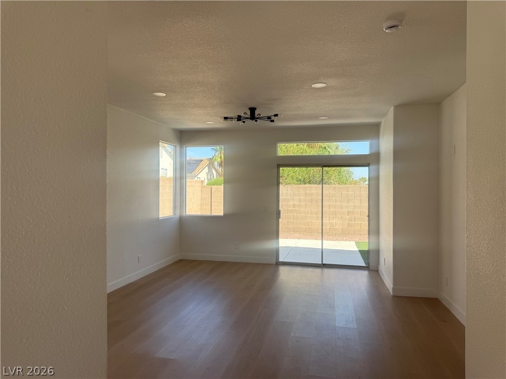 1408 Hometown Avenue - Photo 3