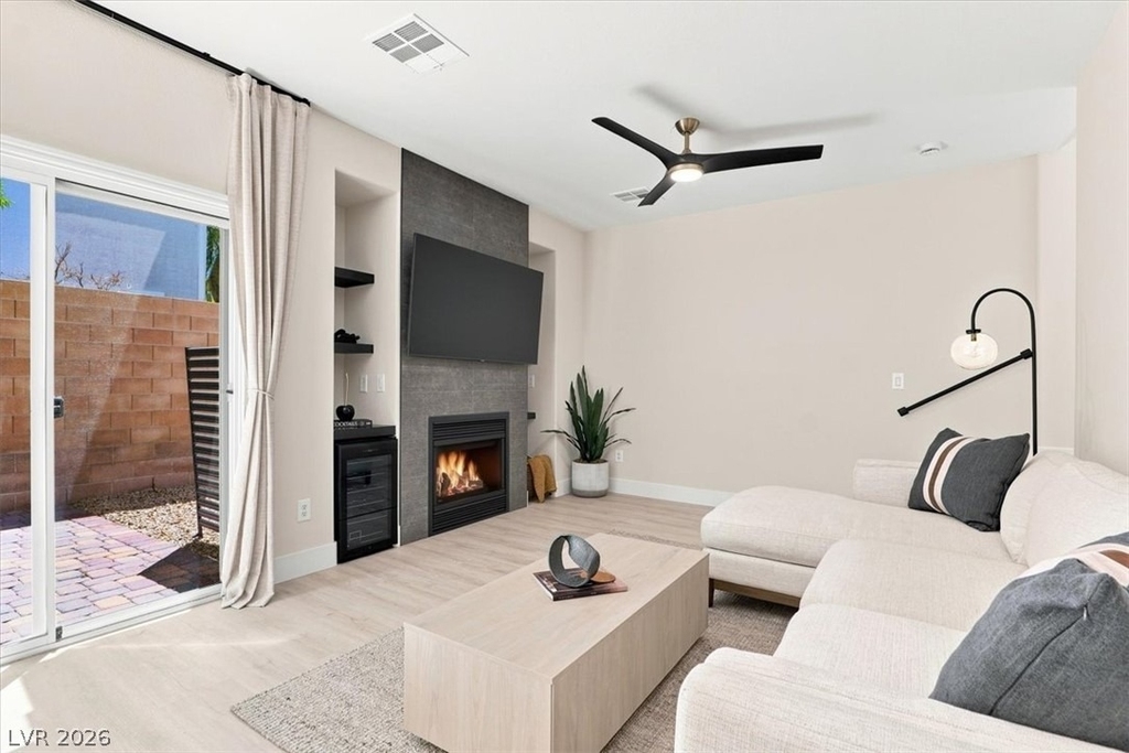 232 Friendly Court - Photo 0