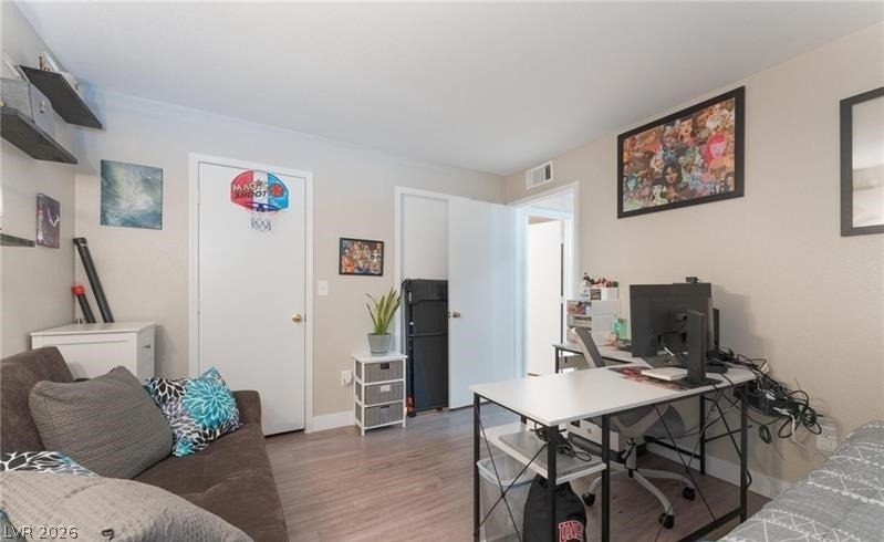 555 E Silverado Ranch Boulevard - Photo 14