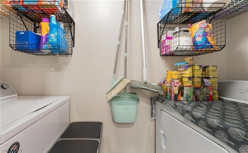 555 E Silverado Ranch Boulevard - Photo 19