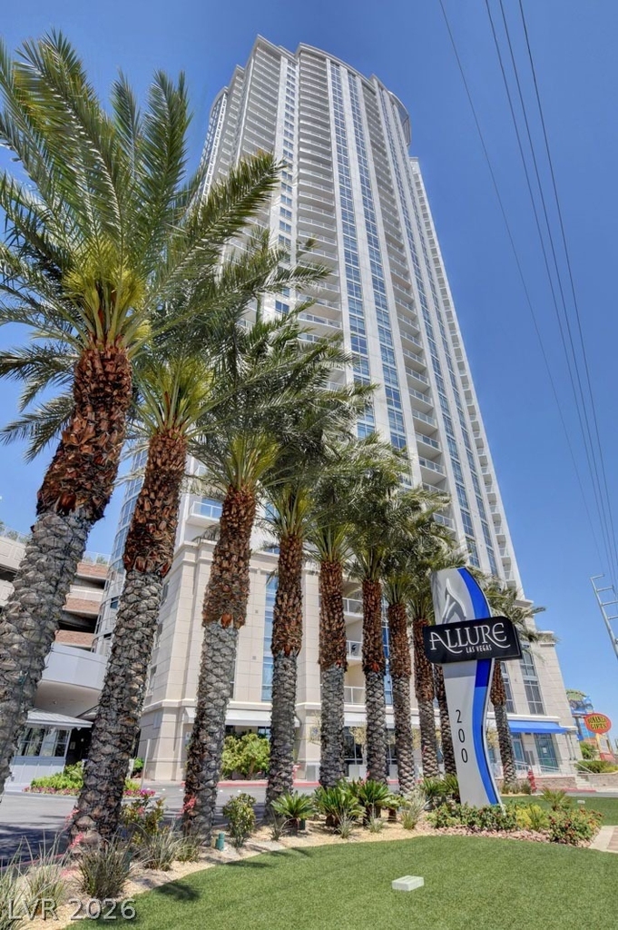 200 W Sahara Avenue - Photo 0