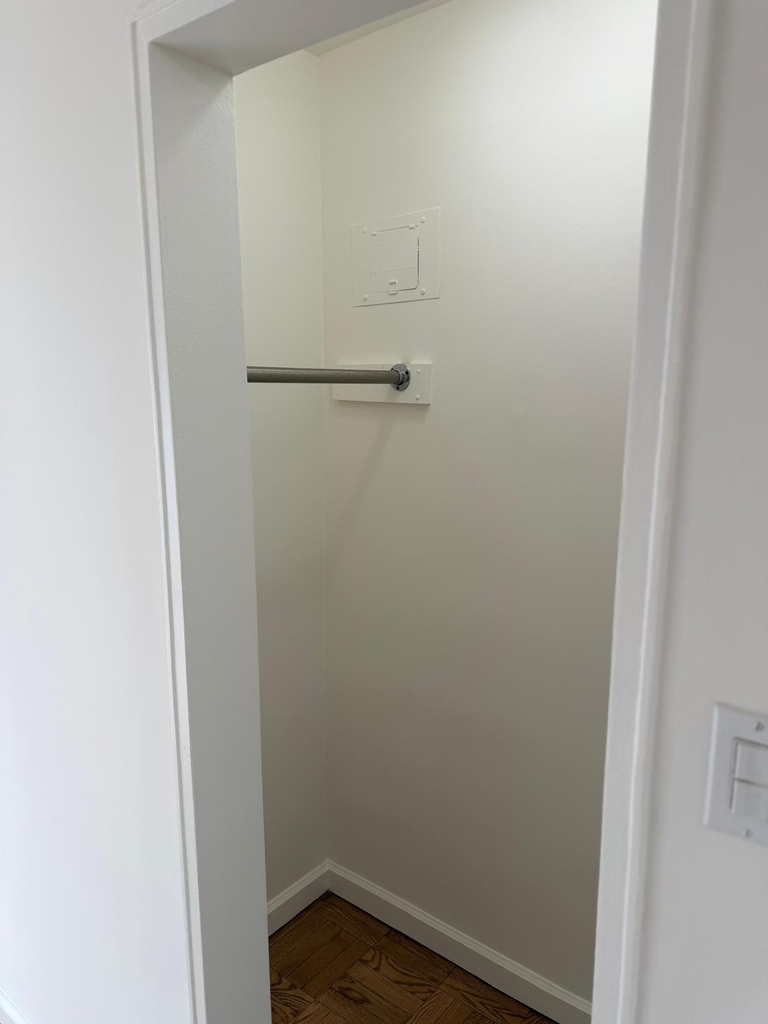 East 79th Street - Photo 4