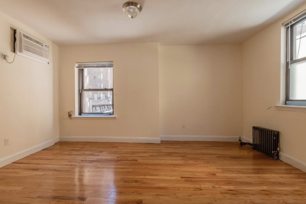 East 24th Street - Photo 2