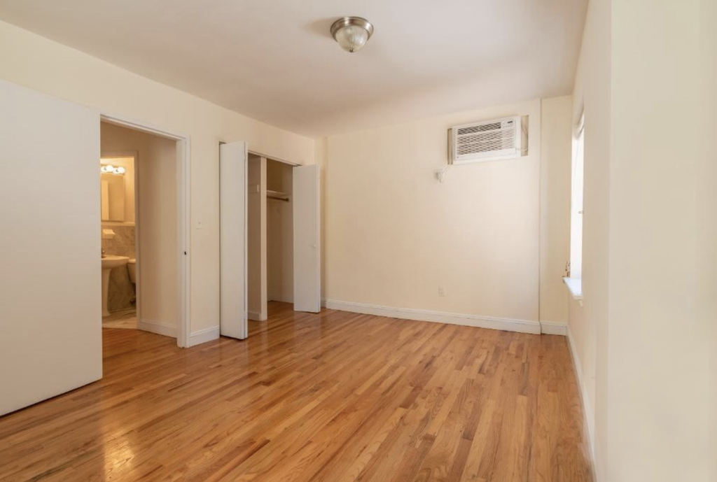 East 24th Street - Photo 3