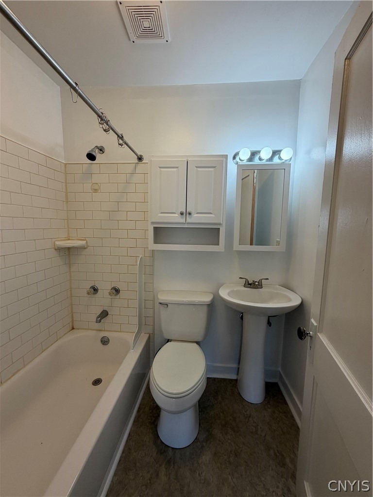 142-44 Lynwood Avenue - Photo 9