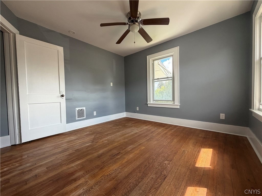 142-44 Lynwood Avenue - Photo 8